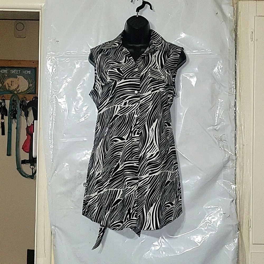 Sleeveless Shirt Dress Black White Print‎ Collared Button Down Casual